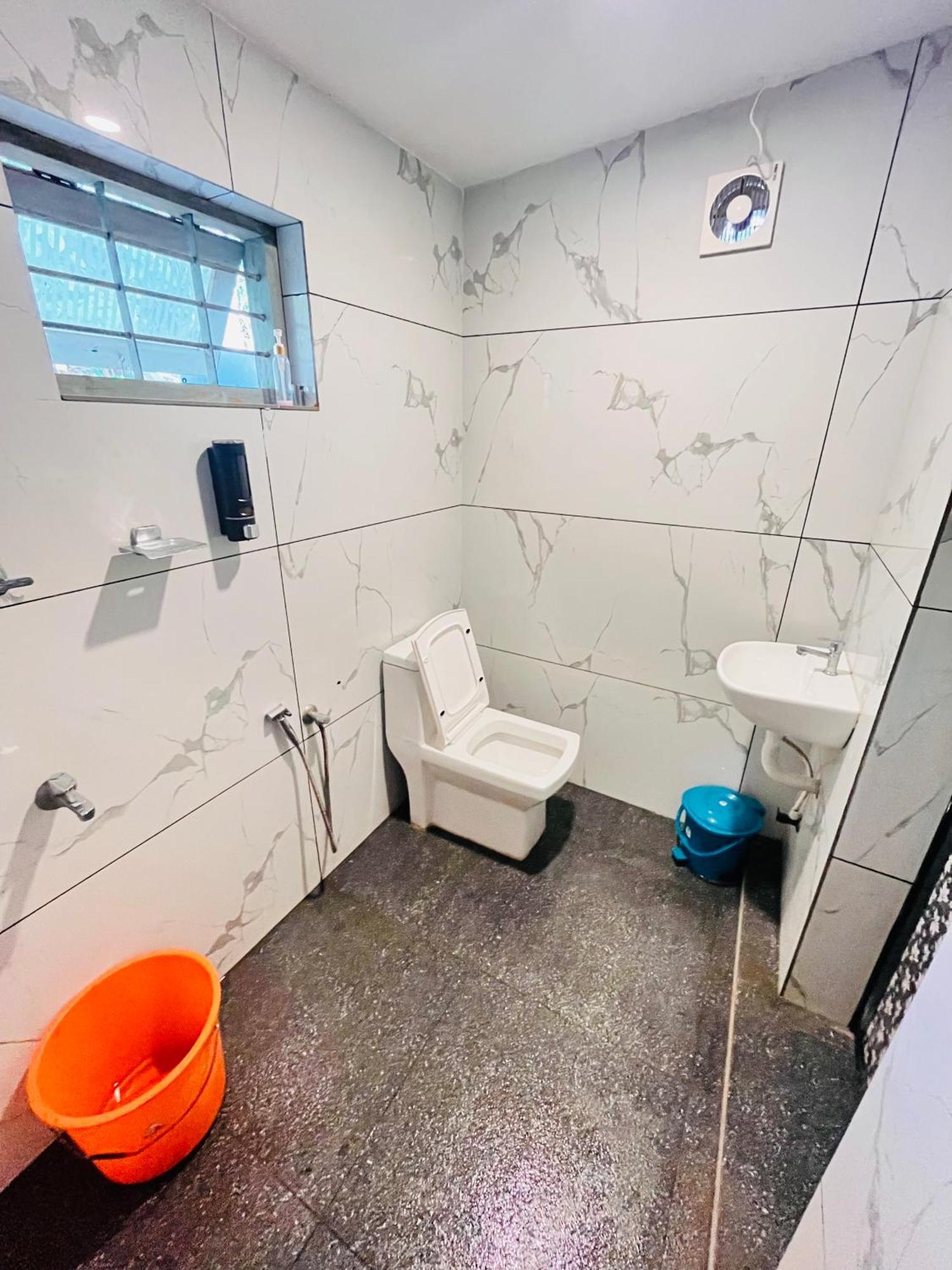 Mundro Garden Homestay Mundrothuruth Екстер'єр фото